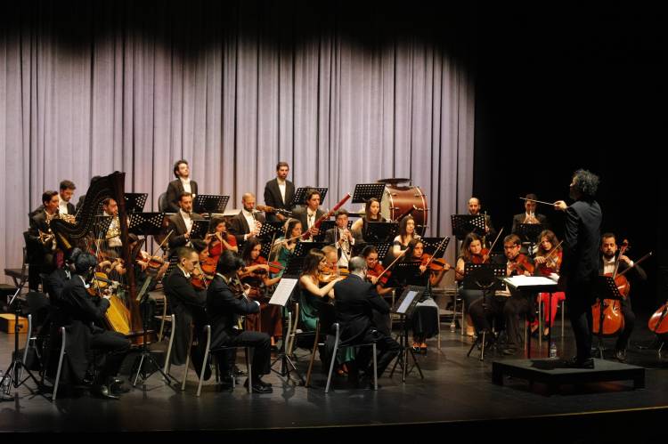 Orquestra da Costa Atlântica-A Vida de Cristo, segundo Barbara e Alice