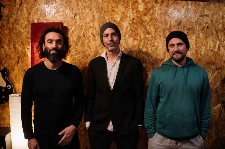 TRIMURTI - Leon Baldesberger, Luís Henrique e Maximiliano Llanos