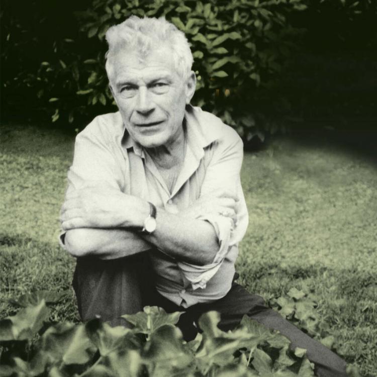 Presentación libro ‘Mientras quede una rosa’ por Javier Morales