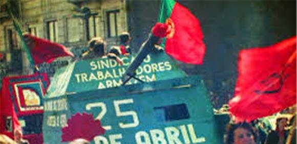 Clube de Cinema Documental: 'Evento sobre o 25 de Abril de 1974, data da queda da ditadura ou da Revolução dos Cravos'