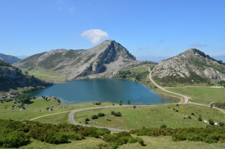 Picos Europa: Potes, Lagos Covadonga, Cangas Onis, Fuente Dé, Ribadesella, Casa Botines