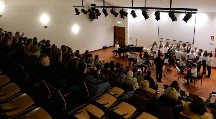 concerto de jovens músicos do instituto vitorino matono