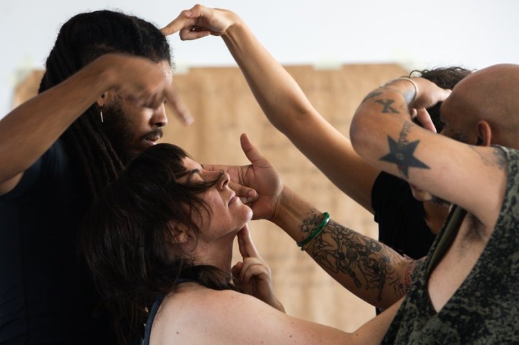 TRANSBORDA | Amina, de Cláudia Dias