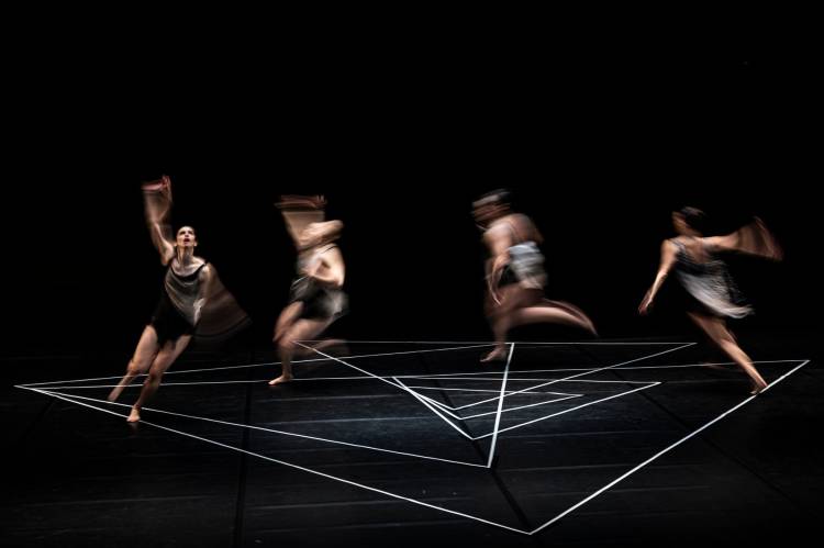 Quando Vem a Taciturna de Limiar em Limiar o Presente Frágil | Espetáculo + Masterclass + Conversa