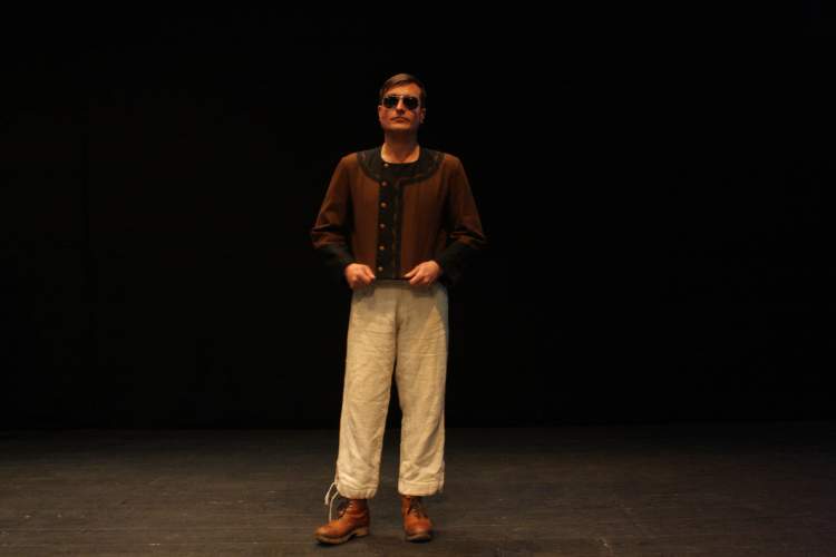 ENTRE FEIRAS E CONTOS - ARTESTUDIO TEATRO
