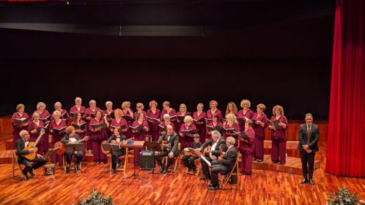 MÚSICA DE HOXE E DE SEMPRE - RONDALLA MULLERES STA. UXIA DE MANDIÁ