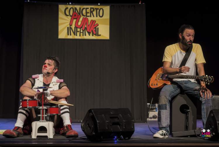 CONCERTO PUNKINFANTIL - PETER PUNK PALLASO E BRAIS DAS HORTAS