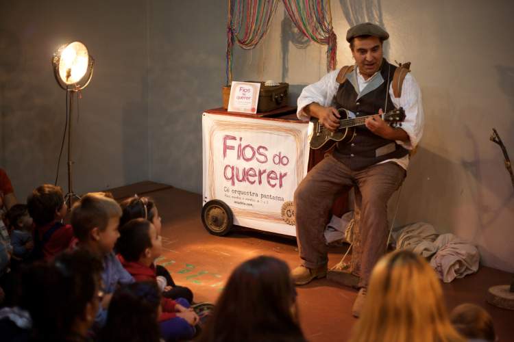 OS FÍOS DO QUERER (INFANTIL) - CÉ ORQUESTRA PANTASMA