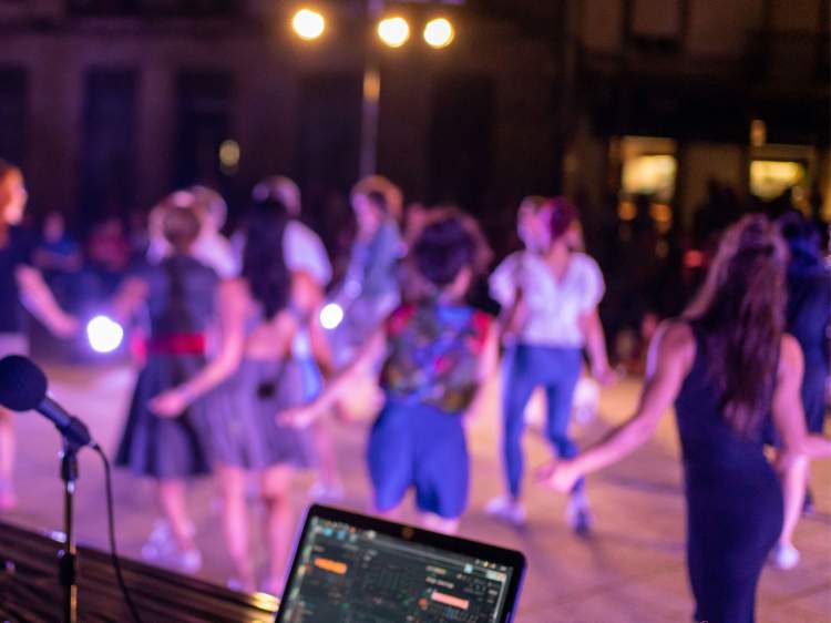 DISCOTECA DE SEÑORAS... E SEÑORES TAMÉN! - Versión SHOW - cía martaalonsotejada