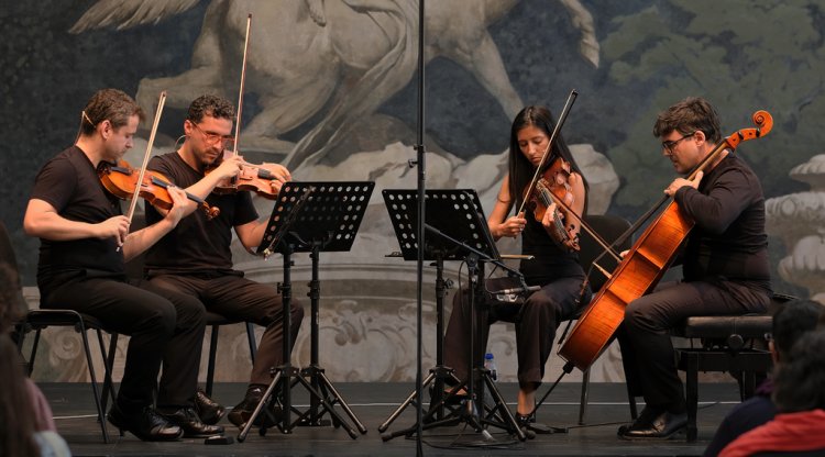 Ciclo de “Música através do tempo'