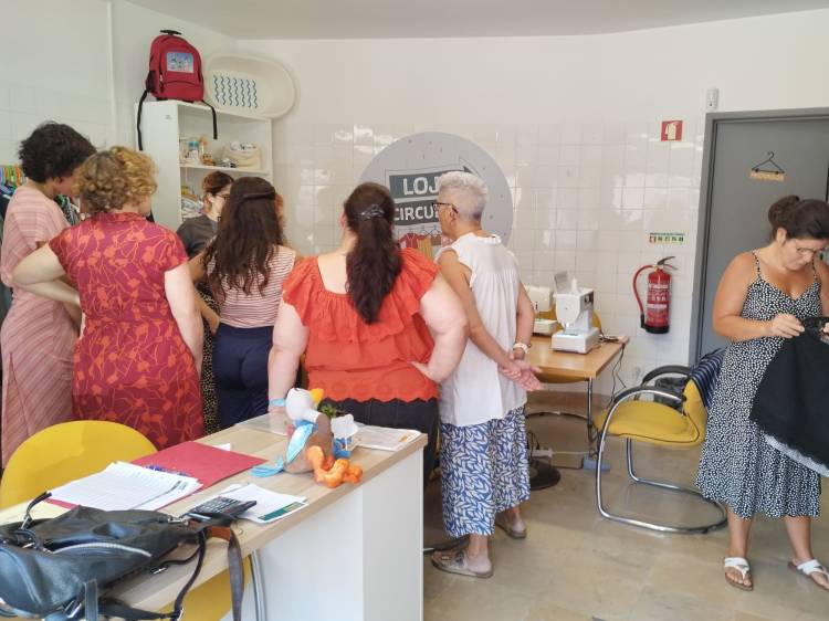 Iniciação à Costura: Entre Linhas e Agulhas