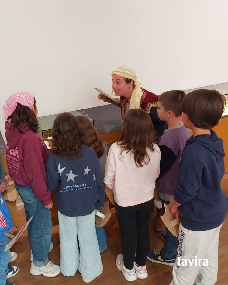 Em Família no Museu Visita encenada “O Segredo do Génio da Lâmpada”