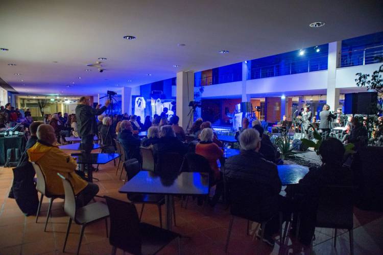 Café Concerto | After Movie com Orquestra de Jazz da Escola de Artes do CAE e KlasiKa  