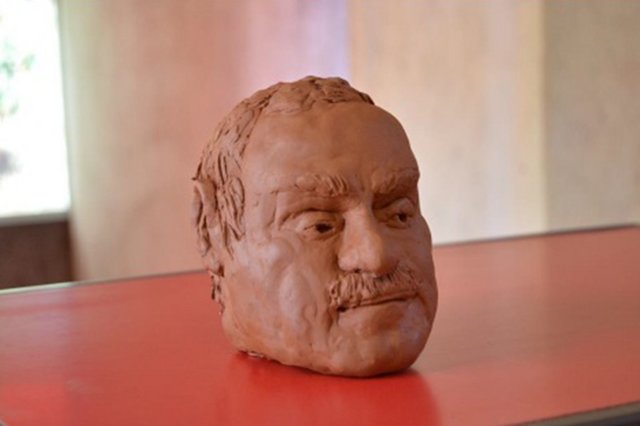 A Cabeça em Barro