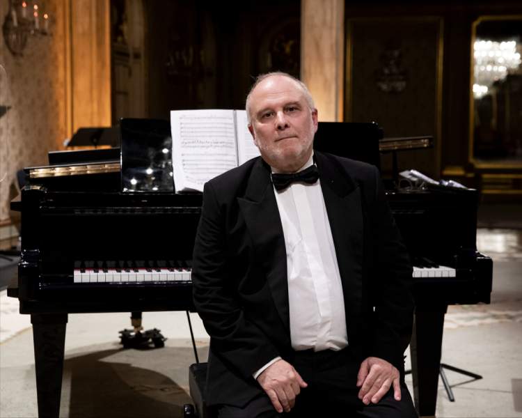 Paris Piano & Canção