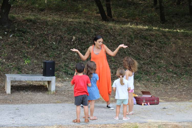 in.Str // HISTÓRIAS DANÇADAS - UM DIA COM O CAPUCHINHO VERMELHO: UMA AVENTURA PARA TODA A FAMÍLIA 