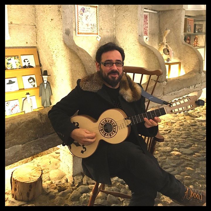 Música tradicional alentejana - viola campaniça c/ Marco Vieira
