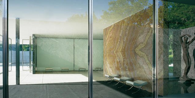 El Pavelló Mies van der Rohe, amb les portes virtuals obertes