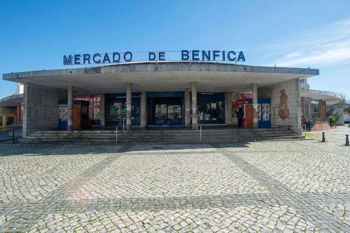 Feira da Bagageira em Benfica