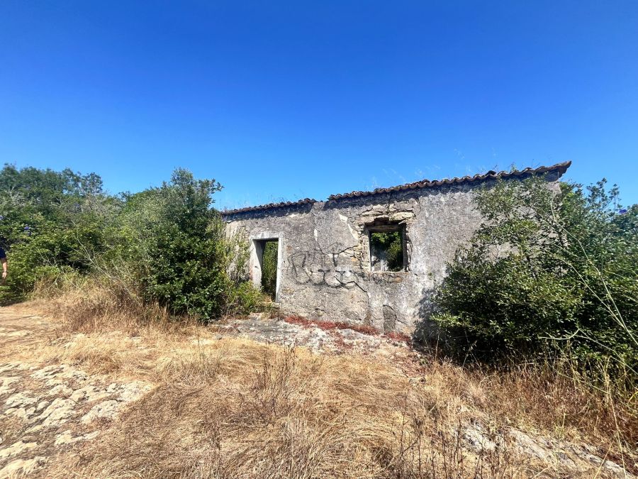 Aldeia fantasma de Broas e Ribeira da Cabrela