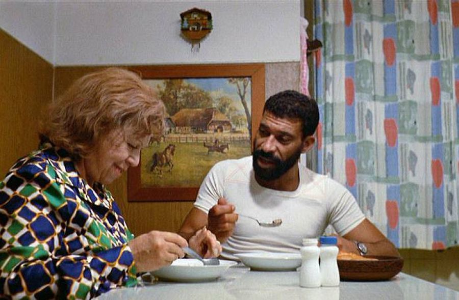 “ALI: FEAR EATS THE SOUL” 1974 | M/12 | 1h33’ [DE]  De Rainer Werner Fassbinder