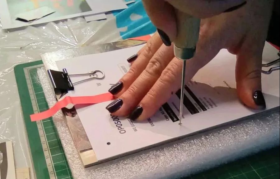 Oficina de produção de livros artesanais no Orquidário do Parque